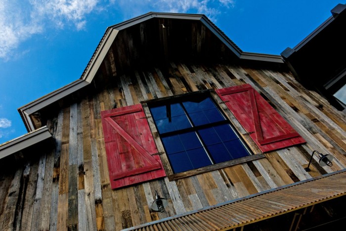sugarlands-distillery-american-barn sugarlands-distillery-american-barn