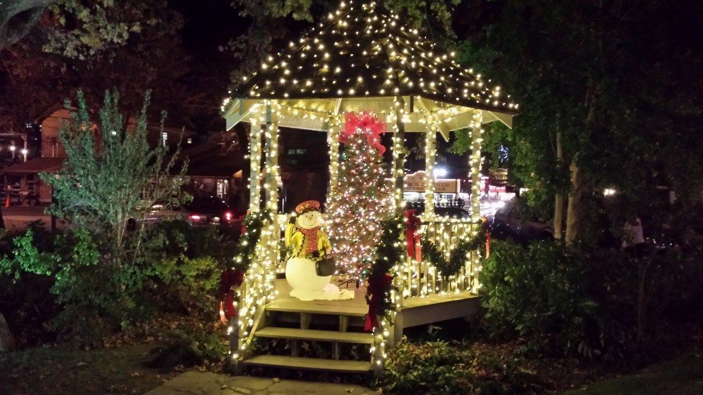gazebo downtown gatlinburg with snowman and christmas lights - When Does Gatlinburg Decorate For Christmas gazebo downtown gatlinburg with snowman and christmas lights - When Does Gatlinburg Decorate For Christmas
