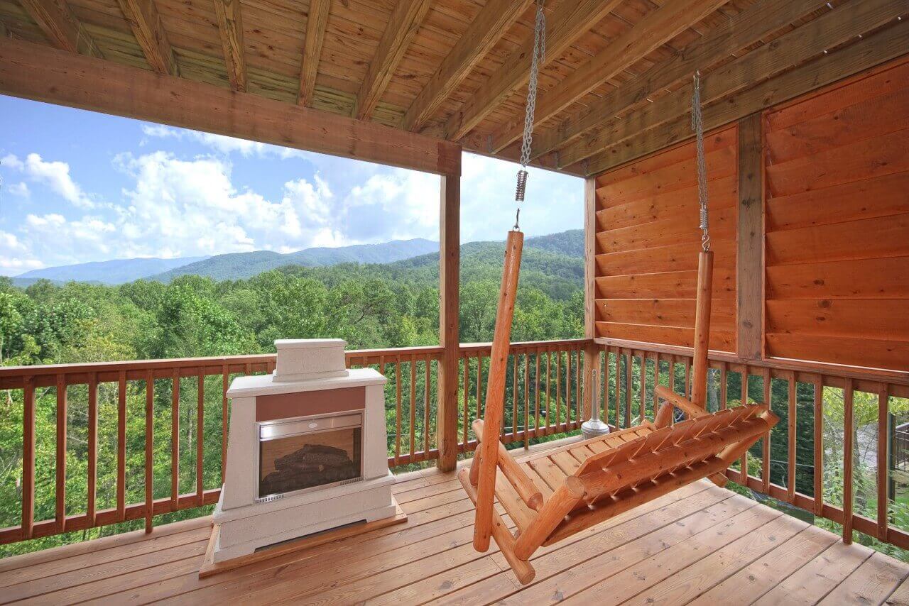 Whispering Creek cabin in Gatlinburg Elk Springs Resort
