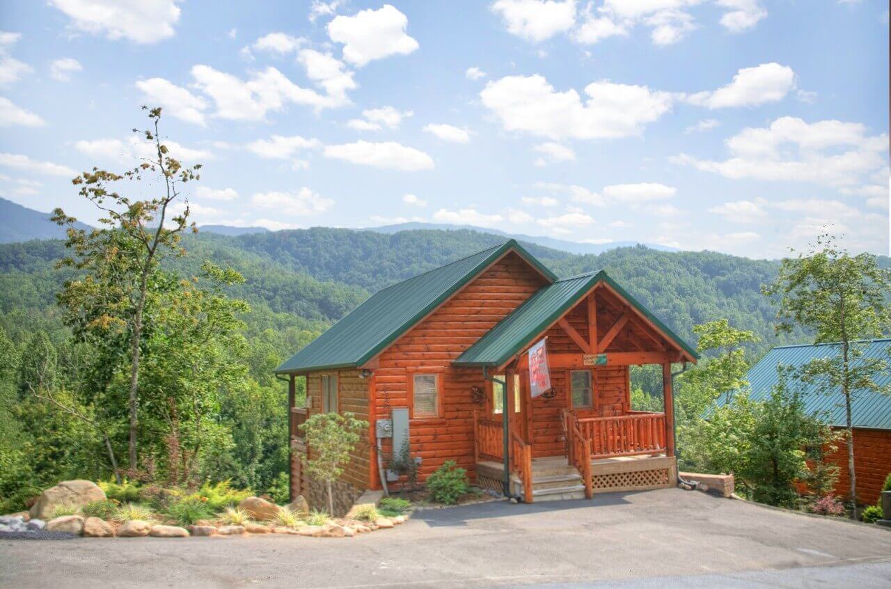 Whispering Creek cabin in Gatlinburg Elk Springs Resort